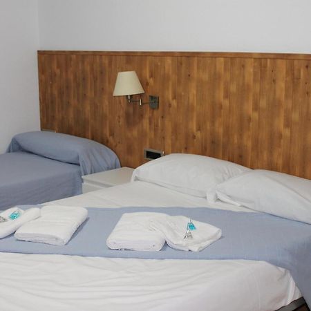 Hostal Amantes De Teruel Room photo