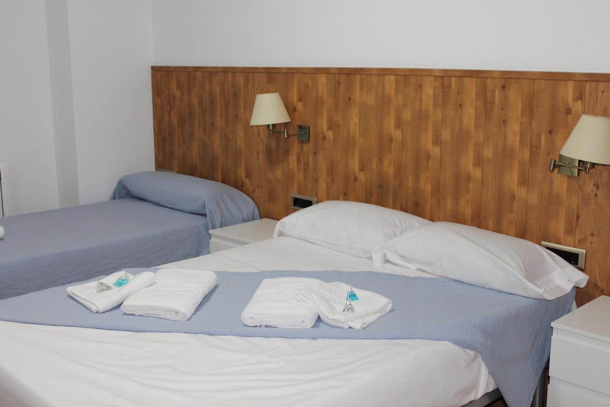 Hostal Amantes De Teruel Room photo